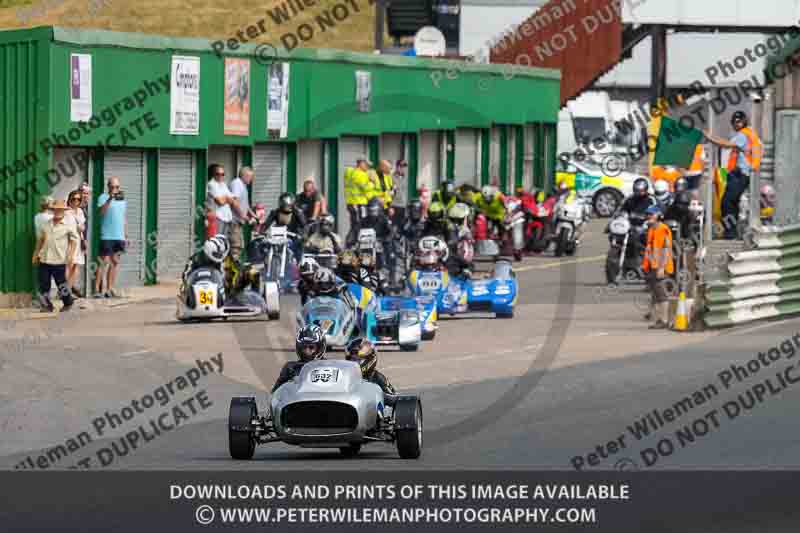 Vintage motorcycle club;eventdigitalimages;mallory park;mallory park trackday photographs;no limits trackdays;peter wileman photography;trackday digital images;trackday photos;vmcc festival 1000 bikes photographs